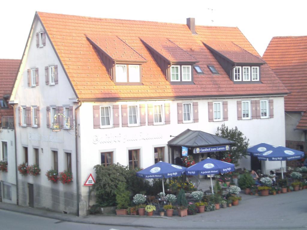 Gasthof Zum Lamm Gomadingen Exterior foto
